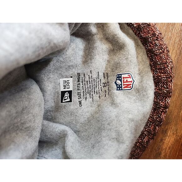 New Era Knit On Field Sideline Cleveland Browns Fleece Lined Winter Beanie Hat - Picture 4 of 5